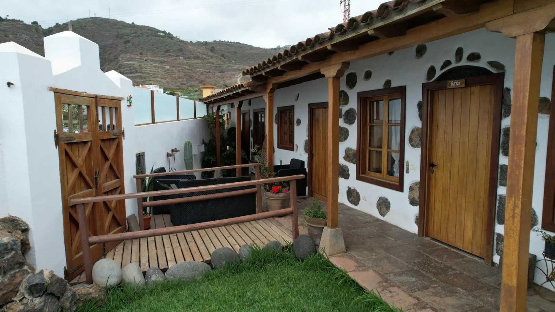 Eden Rentals Sagitta Beta Retreat La Guancha